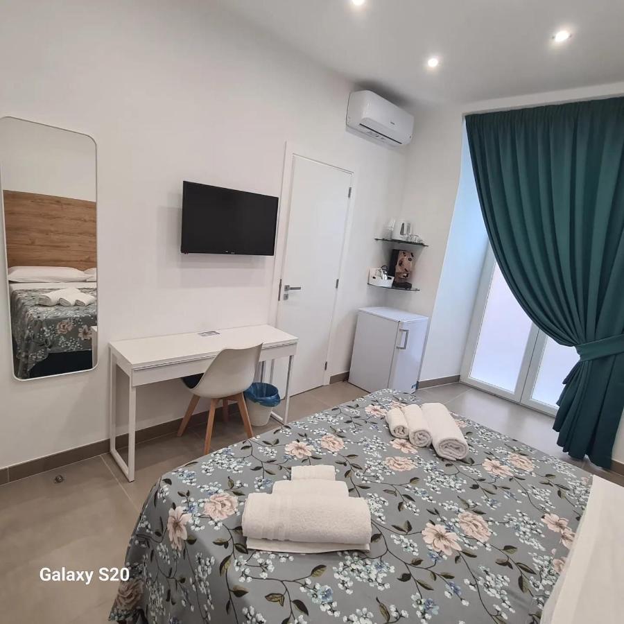 Residenza Nascari Al Plebiscito Nápoles Exterior foto