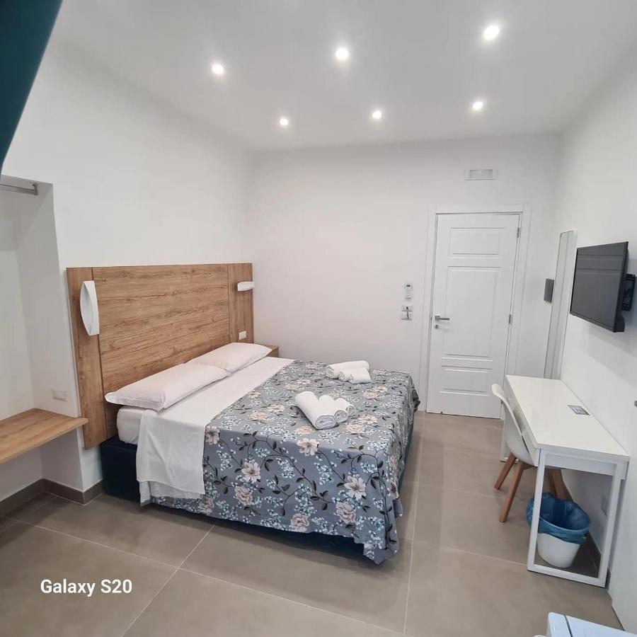 Residenza Nascari Al Plebiscito Nápoles Exterior foto